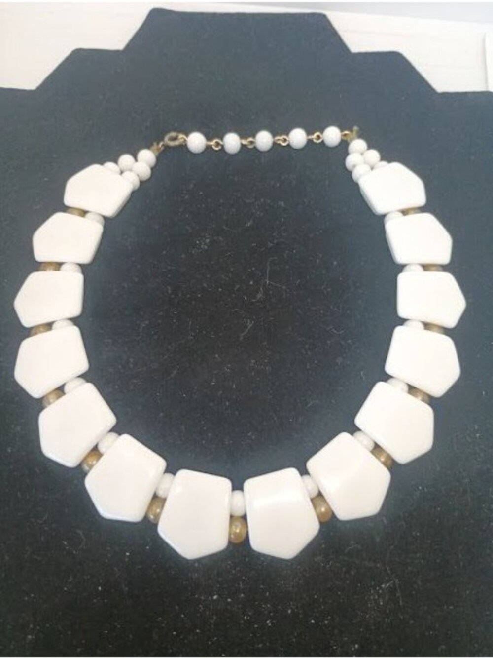 2 Vintage White & Gold Beaded Collar Necklaces Glass Hexagonal & Rresin Oval - Picture 7 of 14